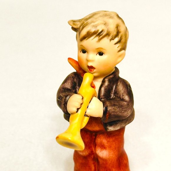 Goebel Hummel #2244 Spring Song - Exclusive Club Edition - TMK8 - Picture 2 of 10